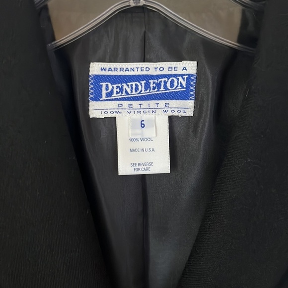 Pendleton Petite 100% Virgin Wool Black Blazer Four Button Closure Size 6 - Picture 3 of 9